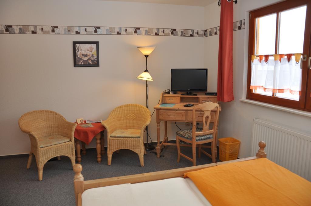 Steakhouse & Pension Crazy Horse Suhl Quarto foto