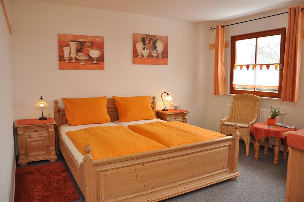 Steakhouse & Pension Crazy Horse Suhl Quarto foto