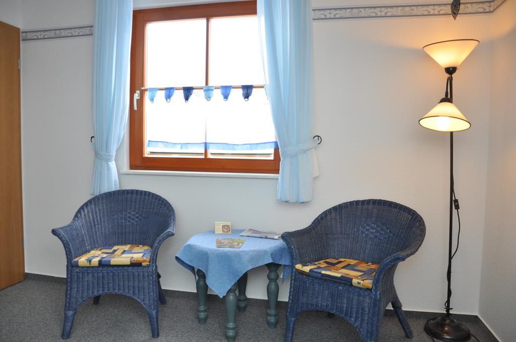 Steakhouse & Pension Crazy Horse Suhl Quarto foto