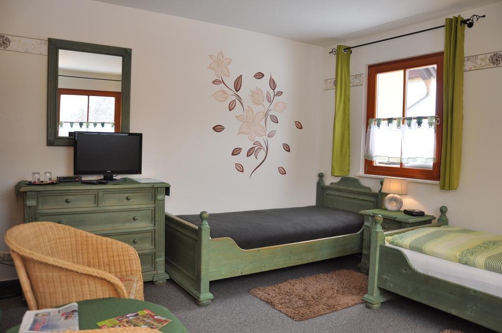 Steakhouse & Pension Crazy Horse Suhl Quarto foto